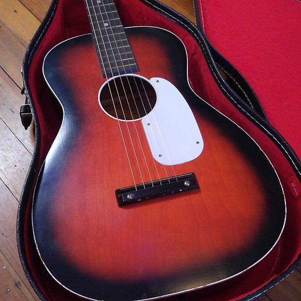 airline acoustic guitars history